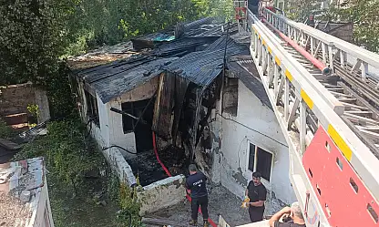 Ağrı'da korkutan ev yangını: İtfaiyenin hızlı müdahalesi faciayı önledi