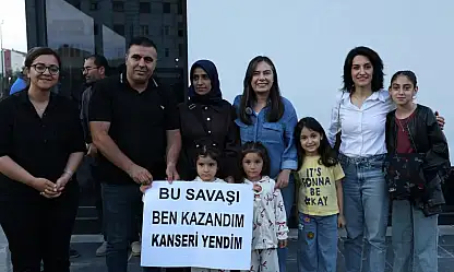 Ağrı'da Lösemiyi yenen Aygül için gökyüzüne balonlar bırakıldı