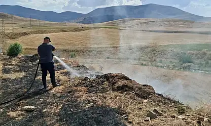 Ağrı'da peş peşe tarla yangınları köylüleri tedirgin ediyor