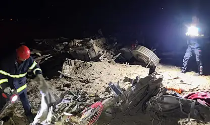 Ağrı'da tır şarampole uçtu! Yabancı uyruklu sürücü hayatını kaybetti