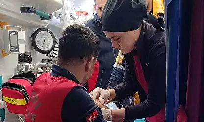 Ağrı'da yangına müdahale eden 2 itfaiye eri yaralandı