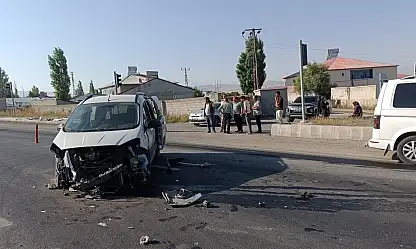 Ağrı-Doğubayazıt yolunda korkutan trafik kazası