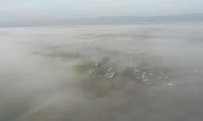 Ağrı Ovası sis altında kaldı, sürücüler zor anlar yaşadı