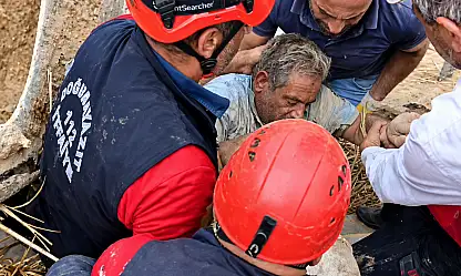 Doğubayazıt'ta ev çöktü! Enkaz altında zamanla yarış