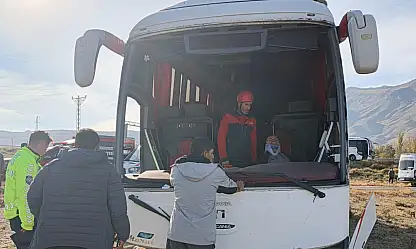 Gürbulak yolunda İran otobüsü kaza yaptı: 1'i ağır 5 yaralı