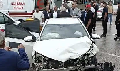 Patnos'ta iki araç çarpıştı: 3 kişi yaralandı