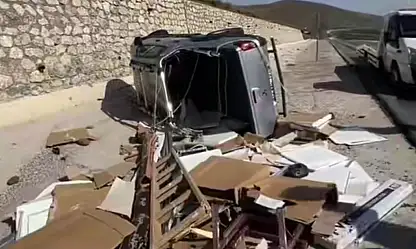 Tendürek Geçidi'nde korkutan kaza: Araç yan yattı