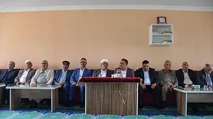 15 yıllık husumet camide son buldu: İki aile kucaklaşarak barıştı
