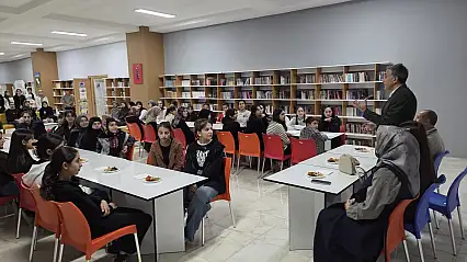 Abdulhaluk Çakan öğrencilerin taleplerini pansiyonda dinledi