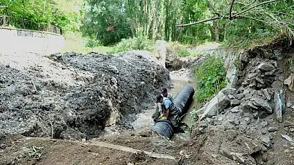 Ağrı Belediyesi Fırat Mahallesi'nde altyapıyı güçlendiriyor