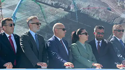 Ağrı'da alışveriş ve sosyal yaşamın kalbi olacak projenin temeli atıldı!