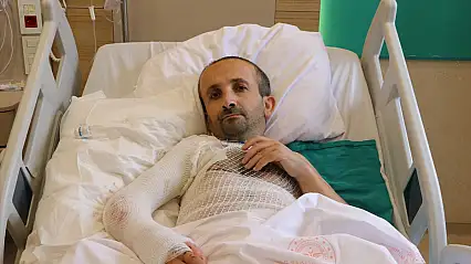 Ağrı'da banyo yaparken epilepsi nöbeti geçiren hastanın kolu kesilmekten kurtarıldı