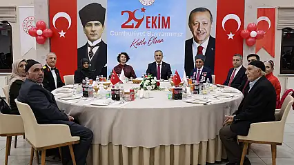 Ağrı'da Cumhuriyet'in 103. yılı resepsiyonla kutlandı