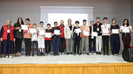 Ağrı'da geleceğin mucitleri projelerini sergiledi
