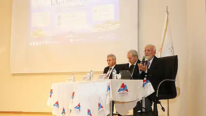 Ağrı'da ilahiyat dünyası buluştu: Ahmed-i Hânî Sempozyumu başladı