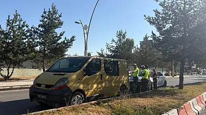 Ağrı'da işe gidiş saatinde zincirleme kaza
