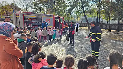 Ağrı'da itfaiye ekipleri anaokulunda yangın bilinci eğitimi verdi