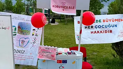 Ağrı'da Koruyucu Aile Günü'nde farkındalık standı yoğun ilgi gördü