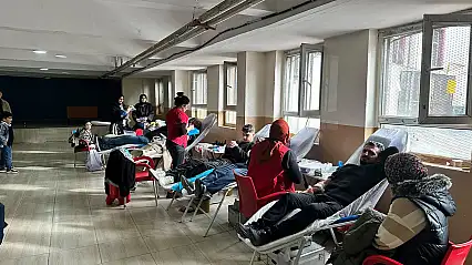 Ağrı'da minik öğrencilerden büyük başarı: 97 ünite kan bağışı toplandı!