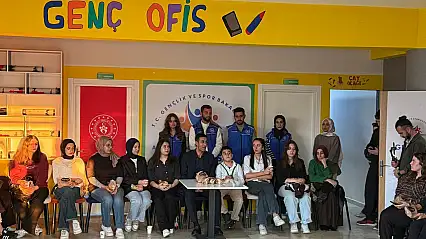 Ağrı'da üniversiteli gençler yeni dönem için kolları sıvadı