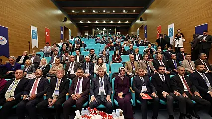 Ağrı Dağı ve Nuh'un Gemisi için bilim dünyası Ağrı'da buluştu