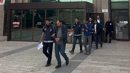 Ağrı'dan Aksaray'a göçmen taşıyan 3 şüpheli tutuklandı