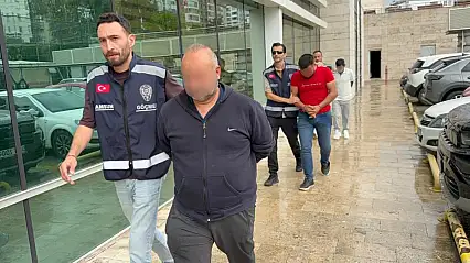 Ağrı'dan İstanbul'a giden göçmen kaçakçılarına operasyon