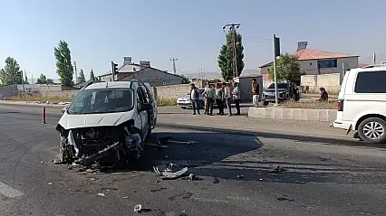 Ağrı-Doğubayazıt yolunda korkutan trafik kazası