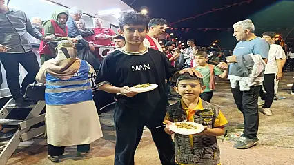 Ağrı Millet Bahçesi'nde Kızılay dayanışması