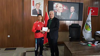 Ağrılı Berat Balkan Şampiyonası'ndan bronz madalyayla döndü