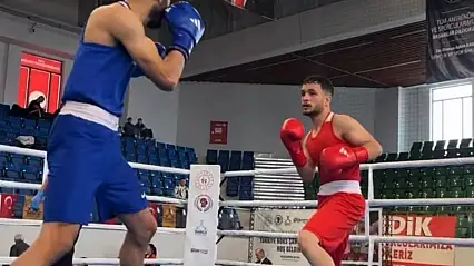 Ağrılı boksör Acar, Türkiye Şampiyonası'ndan dereceyle döndü