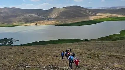 Ağrılı doğaseverlerin bu haftaki rotası Hıdırmenteş Gölü oldu