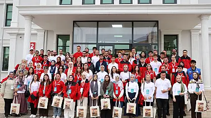 Ağrılı gençler Kırşehir'de Ahilik kültürüyle buluştu