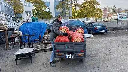 Ağrılılar kış öncesi patates ve soğan alışverişine yoğunlaştı