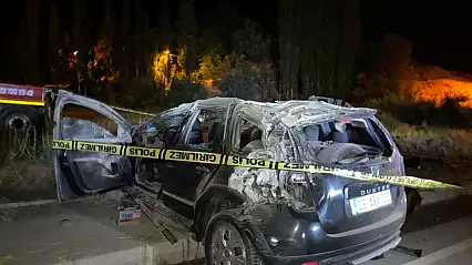 Bitlis'te otomobil takla attı: 3 kişi yaralandı
