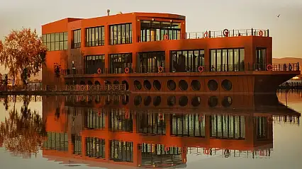 Denizsiz Erzurum'da 'Gemi Kafe' yoğun ilgi görüyor