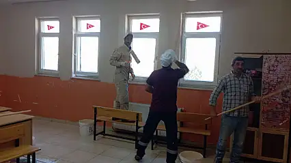 Diyadin'de köy okulları yenileniyor