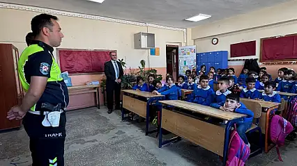 Diyadin'de öğrencilere trafik güvenliği eğitimi verildi