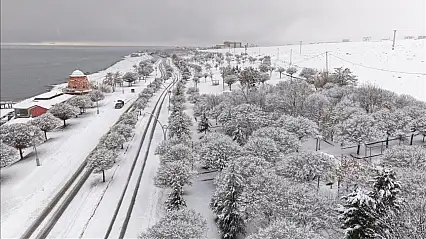 Doğu ve Karadeniz'de yüzlerce yol kapandı