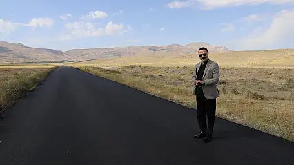 Doğubayazıt'ın Halaç Köyü yolu sıcak asfaltla yenilendi