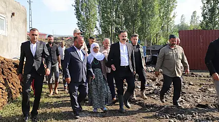 Doğubayazıt Kaymakamı Ayvat selden etkilenen bölgelerde incelemelerde bulundu