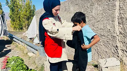 Doğubayazıt Kızılay yüzleri güldürmeye devam ediyor