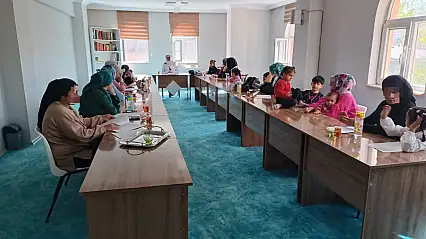 Doğubayazıt'ta 4-6 yaş Kur'an kursunda velilerle eğitim buluşması