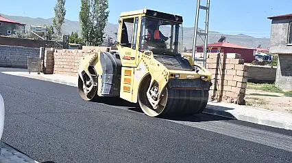 Doğubayazıt'ta asfalt sezonu başladı
