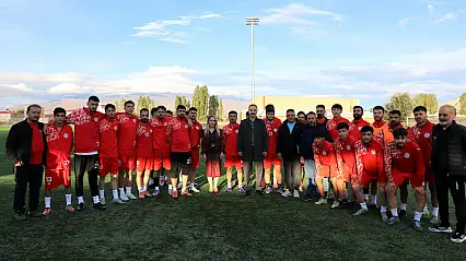 Doğubayazıt'ta başarılı futbolcular ödüllendirildi