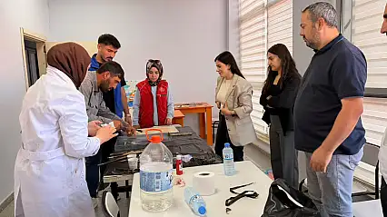Doğubayazıt'ta gençler Ebru sanatında buluştular