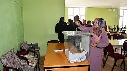 Doğubayazıt'ta halk sandığa gitti! Vatan Mahallesi kararını verdi