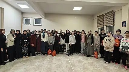 Doğubayazıt'ta kız öğrencilere yönelik bilgilendirme programı düzenlendi