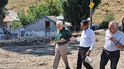 Eleşkirt'te deforme olan yollar tek tek yenileniyor