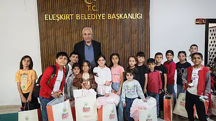 Eleşkirt'te minik öğrencilere eğitim desteği